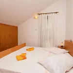Apartments By The Sea Prizba, Korcula - 9276 *